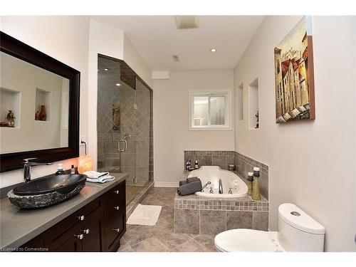 4491 Connell Avenue, Niagara Falls, ON - Indoor Photo Showing Bathroom