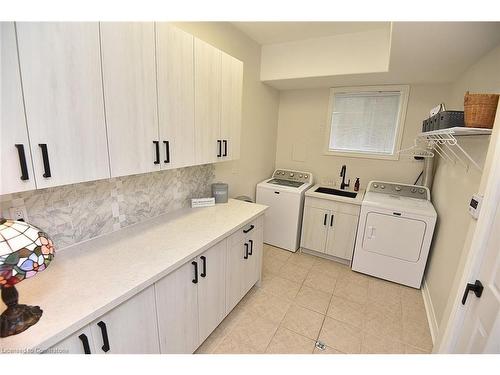 4491 Connell Avenue, Niagara Falls, ON - Indoor Photo Showing Laundry Room