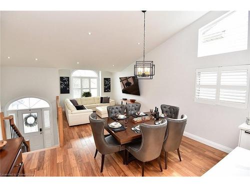 4491 Connell Avenue, Niagara Falls, ON - Indoor Photo Showing Dining Room