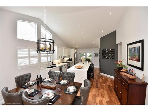 4491 Connell Avenue, Niagara Falls, ON - Indoor Photo Showing Dining Room