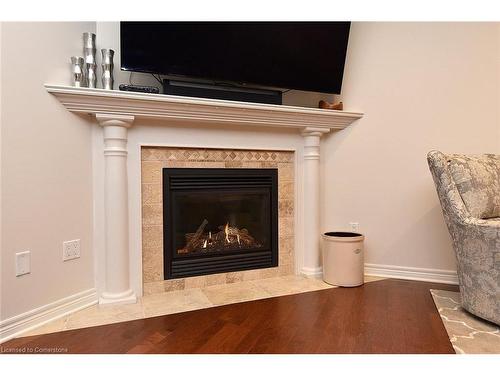 4491 Connell Avenue, Niagara Falls, ON - Indoor Photo Showing Living Room With Fireplace