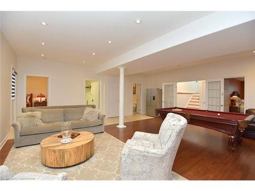 4491 Connell Avenue, Niagara Falls, ON - Indoor Photo Showing Living Room