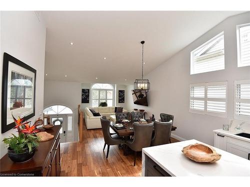 4491 Connell Avenue, Niagara Falls, ON - Indoor Photo Showing Dining Room