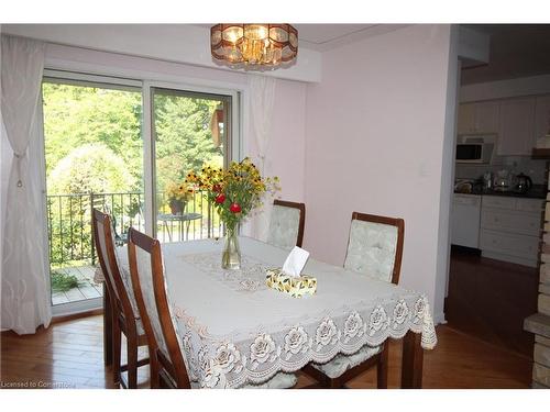 24 Leadale Place, Hamilton, ON - Indoor Photo Showing Dining Room