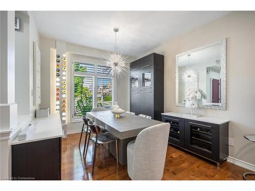 3246 Sharp Road, Burlington, ON - Indoor Photo Showing Dining Room