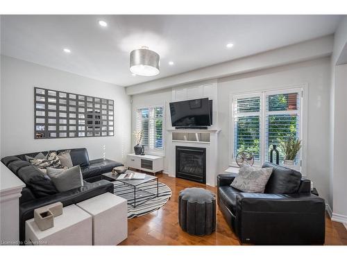 3246 Sharp Road, Burlington, ON - Indoor Photo Showing Living Room With Fireplace