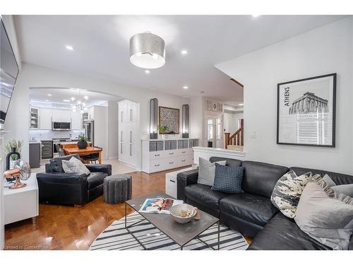 3246 Sharp Road, Burlington, ON - Indoor Photo Showing Living Room