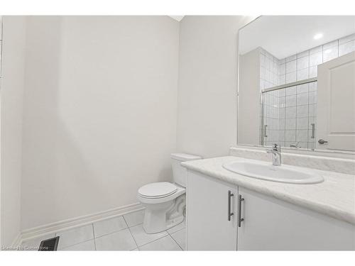 19 Lidstone Street, Cambridge, ON - Indoor Photo Showing Bathroom