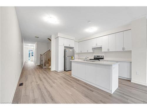 19 Lidstone Street, Cambridge, ON - Indoor Photo Showing Kitchen