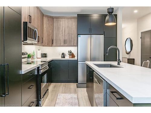 22-300 Richmond Street, Thorold, ON - Indoor Photo Showing Kitchen With Upgraded Kitchen