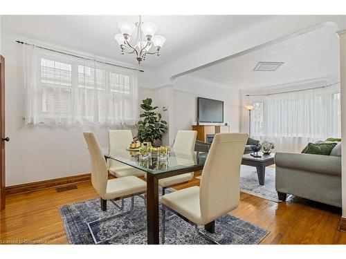 24 Thorndale Street N, Hamilton, ON - Indoor Photo Showing Dining Room