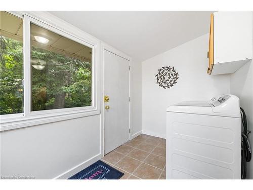 24 Thorndale Street N, Hamilton, ON - Indoor Photo Showing Laundry Room