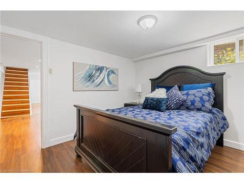 24 Thorndale Street N, Hamilton, ON - Indoor Photo Showing Bedroom