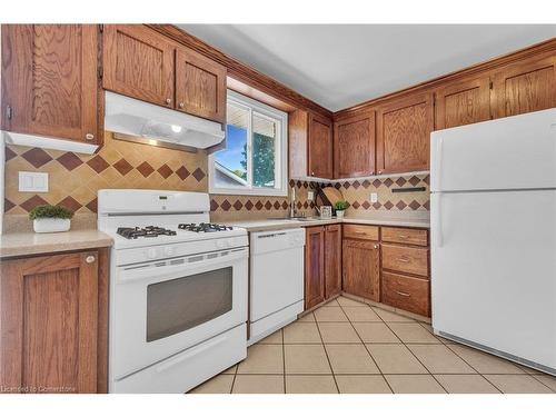 558 Ontario Street, St. Catharines, ON - Indoor Photo Showing Kitchen