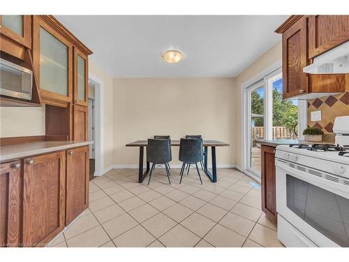 558 Ontario Street, St. Catharines, ON - Indoor Photo Showing Kitchen