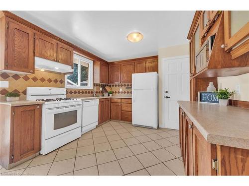 558 Ontario Street, St. Catharines, ON - Indoor Photo Showing Kitchen