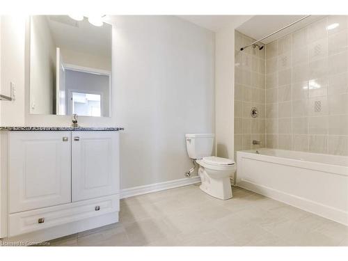 320-150 Oak Park Boulevard, Oakville, ON - Indoor Photo Showing Bathroom