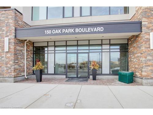 320-150 Oak Park Boulevard, Oakville, ON - Outdoor