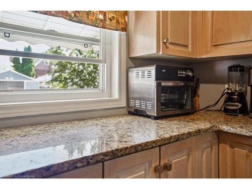 150 Prospect Street N, Hamilton, ON - Indoor Photo Showing Kitchen