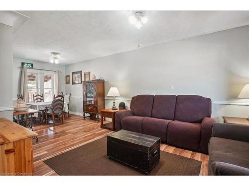 150 Prospect Street N, Hamilton, ON - Indoor Photo Showing Living Room