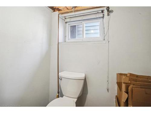 150 Prospect Street N, Hamilton, ON - Indoor Photo Showing Bathroom