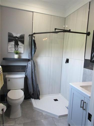 1163 Kohler Road, Cayuga, ON - Indoor Photo Showing Bathroom