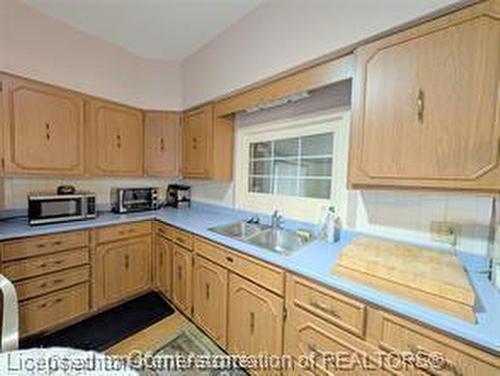 55 Grant Street, Chatham, ON - Indoor Photo Showing Kitchen With Double Sink