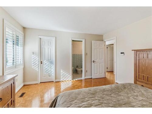 335 York Road, Burlington, ON - Indoor Photo Showing Bedroom