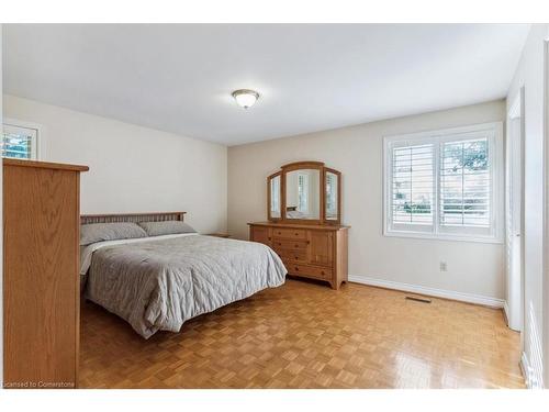 335 York Road, Burlington, ON - Indoor Photo Showing Bedroom