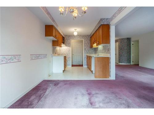 212-416 Limeridge Road E, Hamilton, ON - Indoor Photo Showing Kitchen