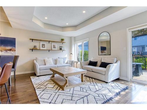 94 Benziger Lane, Stoney Creek, ON - Indoor Photo Showing Living Room