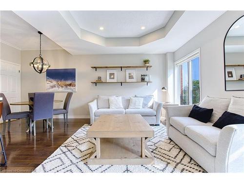 94 Benziger Lane, Stoney Creek, ON - Indoor Photo Showing Living Room