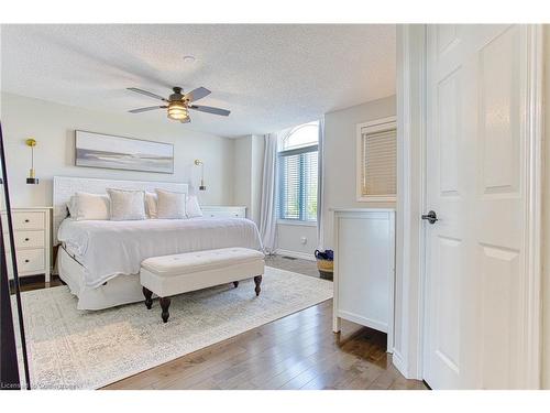 94 Benziger Lane, Stoney Creek, ON - Indoor Photo Showing Bedroom