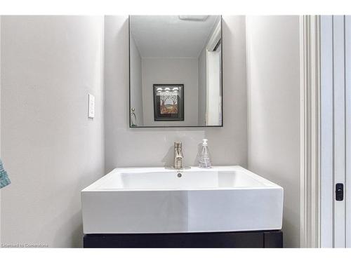 94 Benziger Lane, Stoney Creek, ON - Indoor Photo Showing Bathroom