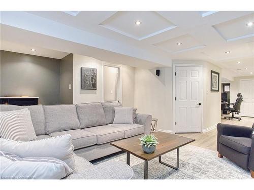 94 Benziger Lane, Stoney Creek, ON - Indoor Photo Showing Living Room