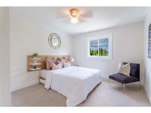 2185 Meadowland Drive, Oakville, ON - Indoor Photo Showing Bedroom