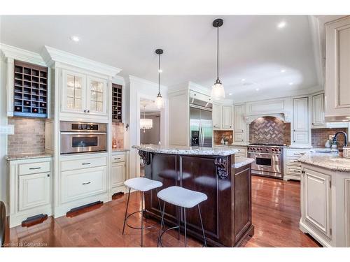 2185 Meadowland Drive, Oakville, ON - Indoor Photo Showing Kitchen With Upgraded Kitchen