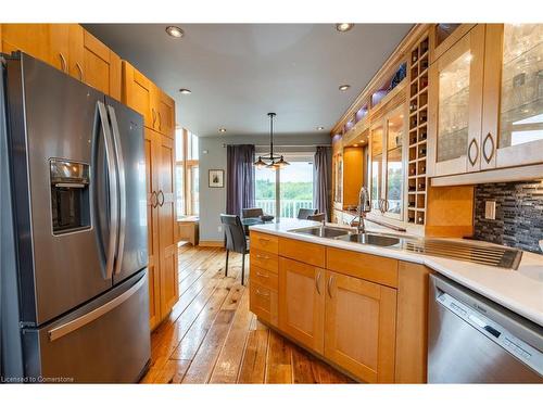 554 Baptist Church Road, Caledonia, ON - Indoor Photo Showing Kitchen With Double Sink