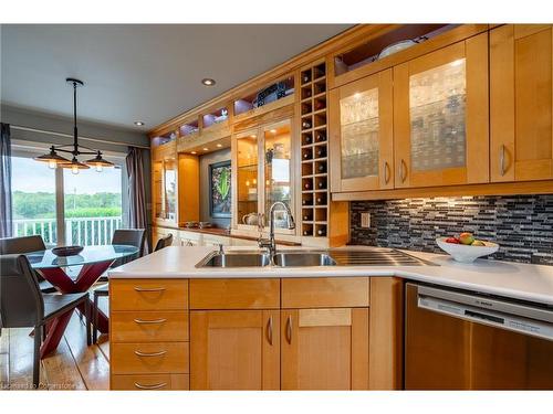 554 Baptist Church Road, Caledonia, ON - Indoor Photo Showing Kitchen With Double Sink