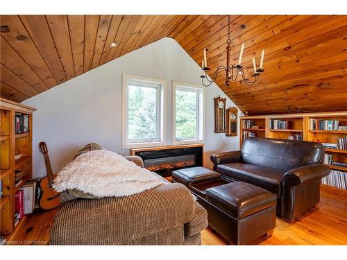 554 Baptist Church Road, Caledonia, ON - Indoor Photo Showing Bedroom