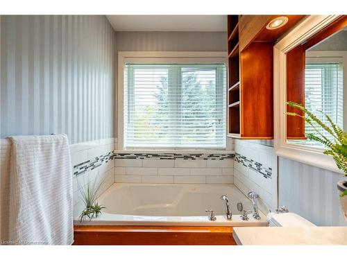 554 Baptist Church Road, Caledonia, ON - Indoor Photo Showing Bathroom