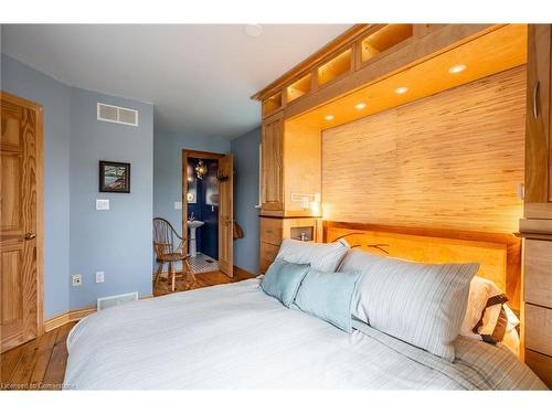 554 Baptist Church Road, Caledonia, ON - Indoor Photo Showing Bedroom