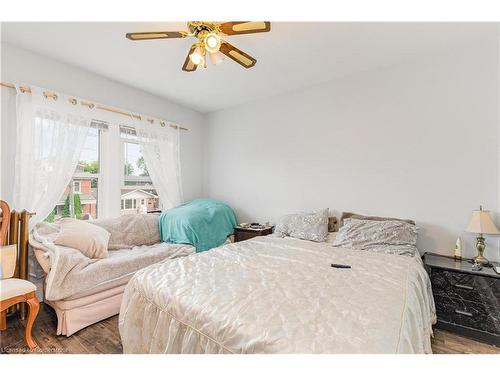 74 Kenilworth Avenue S, Hamilton, ON - Indoor Photo Showing Bedroom