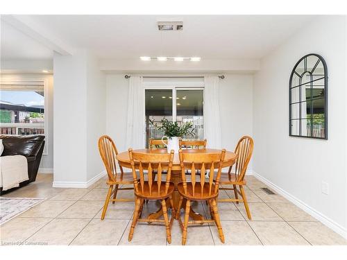 96 Stoneglen Way, Mount Hope, ON - Indoor Photo Showing Dining Room