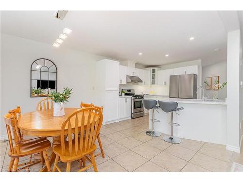 96 Stoneglen Way, Mount Hope, ON - Indoor Photo Showing Dining Room