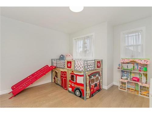 96 Stoneglen Way, Mount Hope, ON - Indoor Photo Showing Other Room