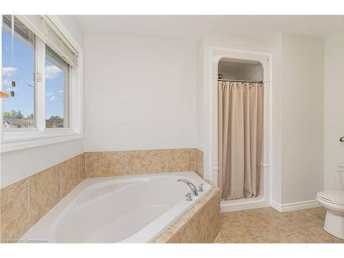 96 Stoneglen Way, Mount Hope, ON - Indoor Photo Showing Bathroom