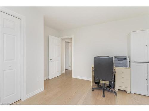 96 Stoneglen Way, Mount Hope, ON - Indoor Photo Showing Other Room