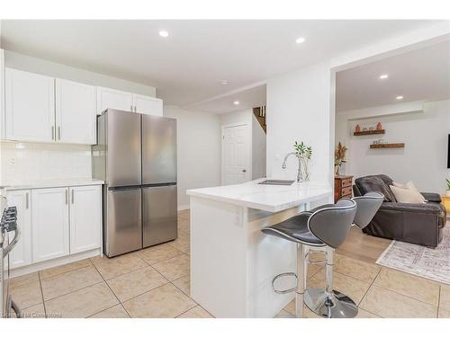 96 Stoneglen Way, Mount Hope, ON - Indoor Photo Showing Kitchen