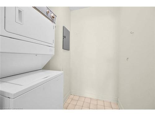 201-1237 North Shore Boulevard E, Burlington, ON - Indoor Photo Showing Laundry Room